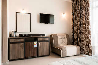 Гостиница Аврора Николаевка Двухместный номер Делюкс с 1 кроватью и балконом-2