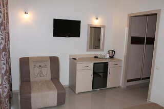 Гостиница Аврора Николаевка Двухместный номер Делюкс с 1 кроватью и балконом, вид на море-2